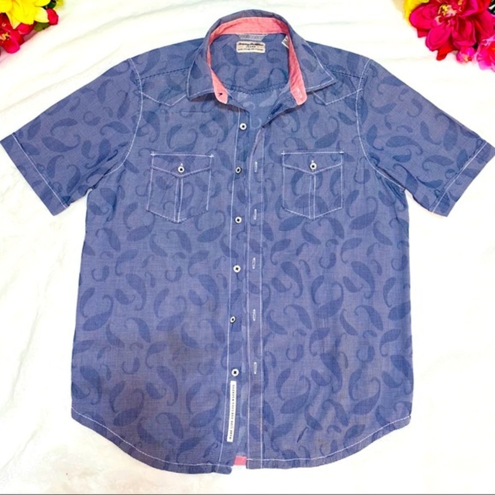 Tommy Bahama button up short sleeved shirt